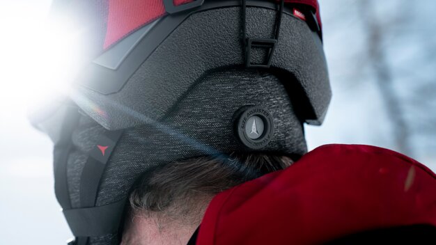 Nahaufnahme eines Skihelms mit Größenversteller. | © Atomic Austria GmbH