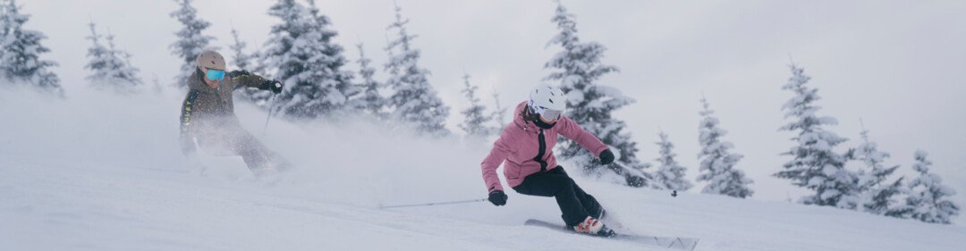 Due sciatori su una pista innevata | © INTERSPORT International Corporation GmbH