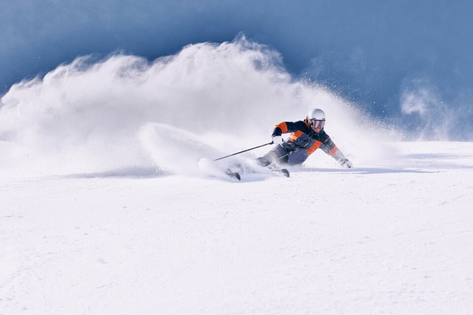 © ARMIN WALCHER Skifahrer im Tiefschnee | © ARMIN WALCHER