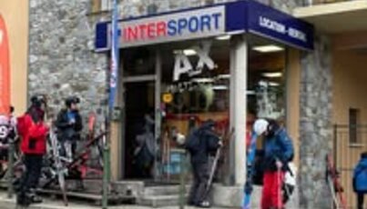 Intersport Skiverleih mit Kunden
